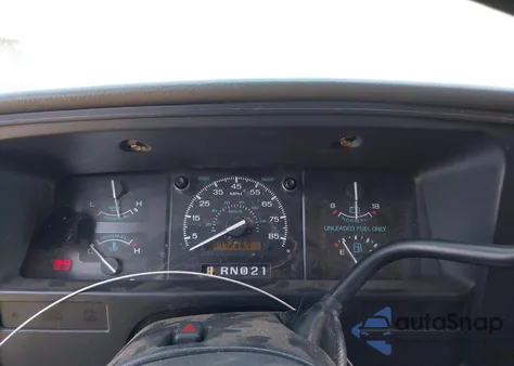 1996 Ford Econoline E150 z USA, uszkodzony, nr VIN 1FMEE11H9THA04910